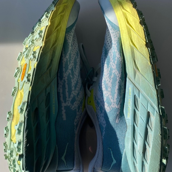Hoka Speedgoat 5 8.5 wide - Picture 2 of 6